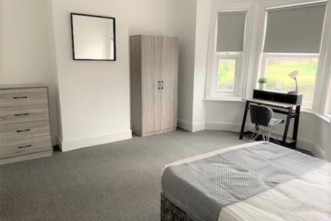 4 bedroom house share to rent - Liverpool Street, Salford