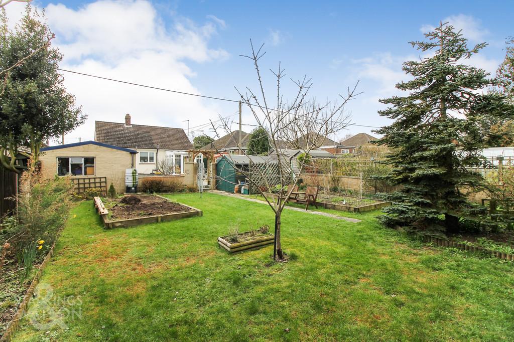 Olive Road, Costessey, Norwich 3 bed chalet £300,000