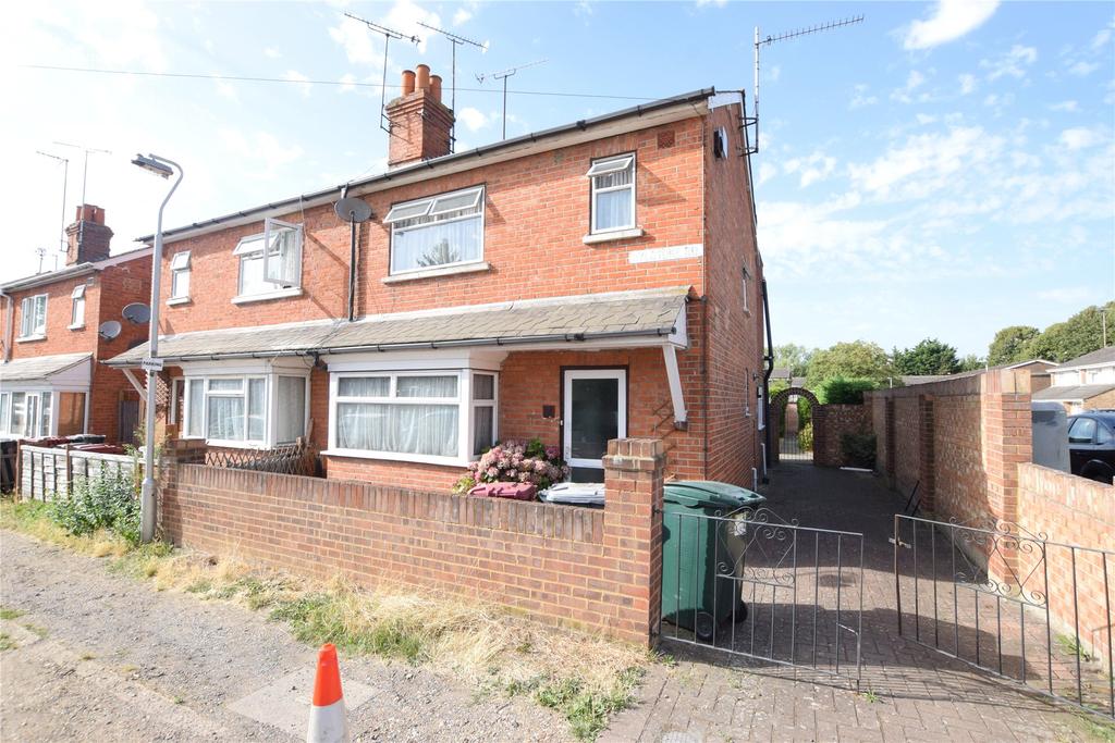Rylstone Road, Reading, Berkshire, RG30 3 bed semidetached house £