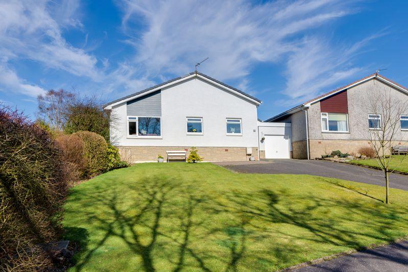 11 Old Glasgow Road, Stewarton, KA3 5JJ 3 bed link detached house £