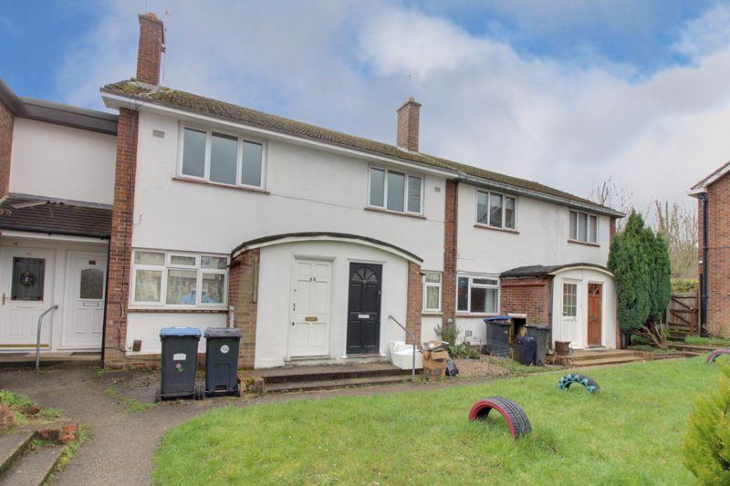Holtwhites Hill, Enfield 2 bed flat £280,000