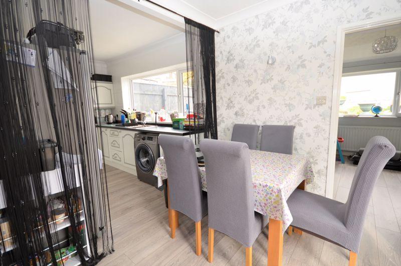 EDEN PARK, BRIXHAM 4 bed end of terrace house £275,000