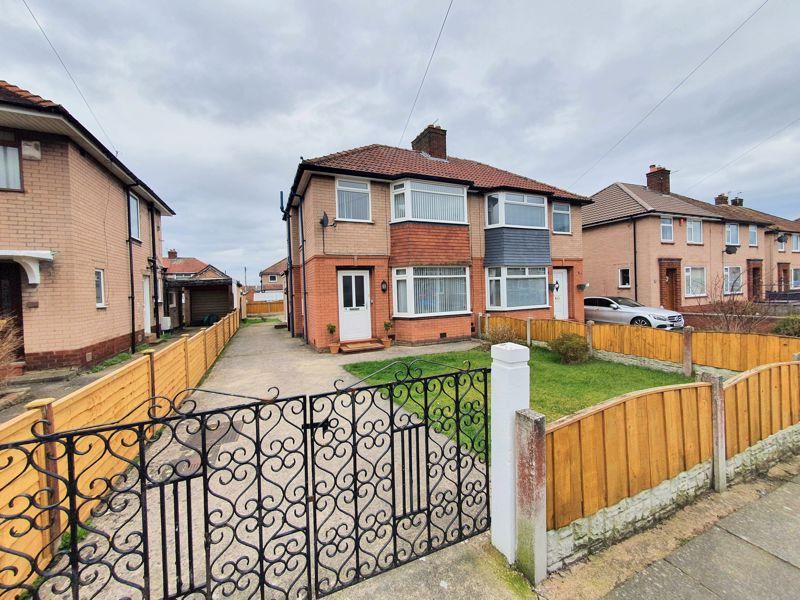 Dunmail Drive, Carlisle 3 bed semidetached house £165,000