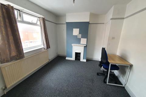 2 bedroom terraced house to rent, Scarth Avenue, Doncaster