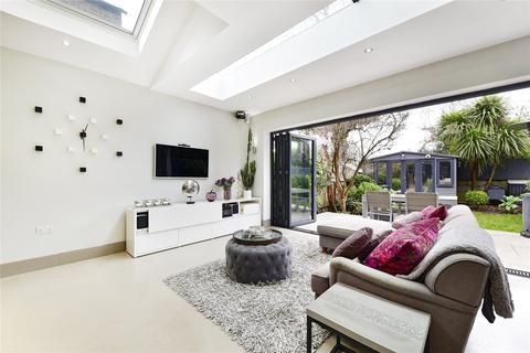 84 Airedale Avenue, London, W4 2NN