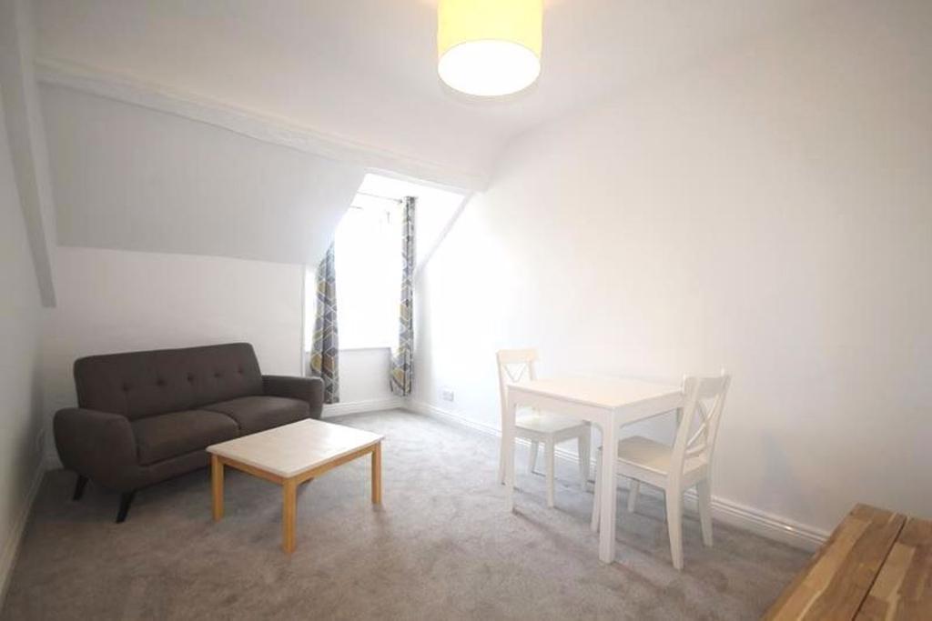 Luxurious 1 Bedroom Apartment, Queen... 1 bed flat £645 pcm (£149 pw)