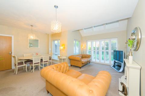 7 Juniper Close, Epsom, KT19 8FT