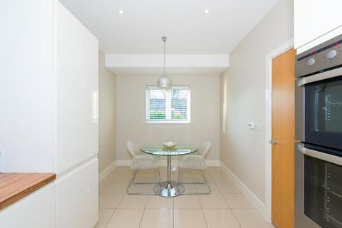 7 Juniper Close, Epsom, KT19 8FT