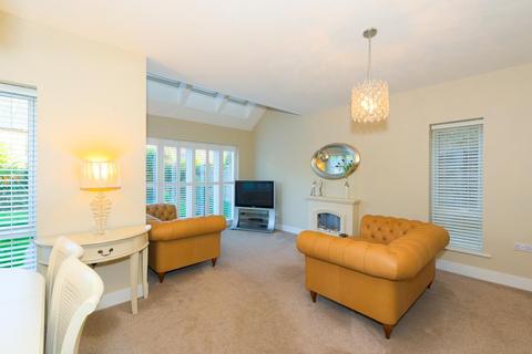 7 Juniper Close, Epsom, KT19 8FT