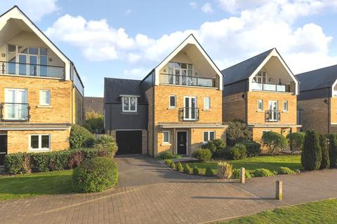 7 Juniper Close, Epsom, KT19 8FT