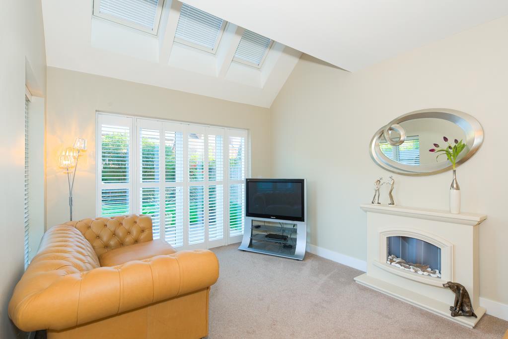 (Rightmove)  (7 of 28).jpg