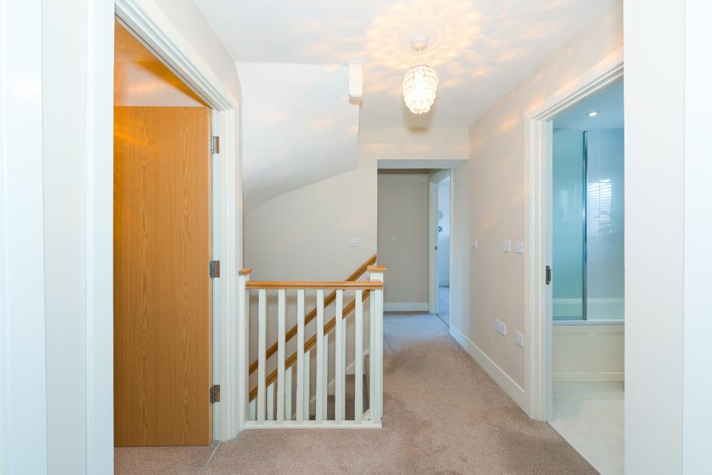 (Rightmove)  (12 of 28).jpg
