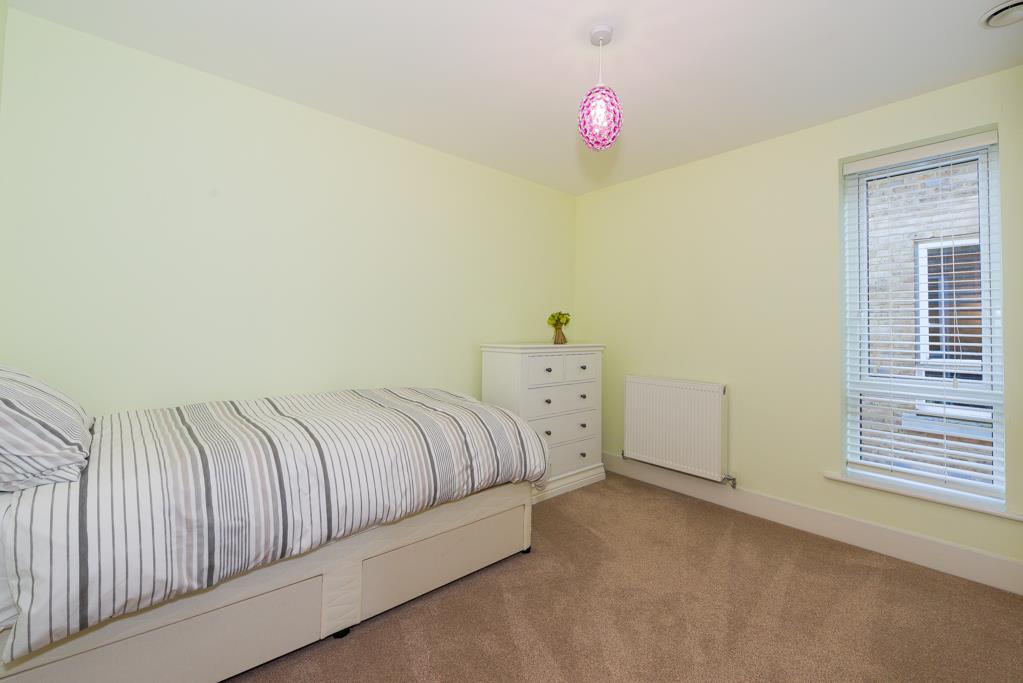 (Rightmove)  (21 of 28).jpg