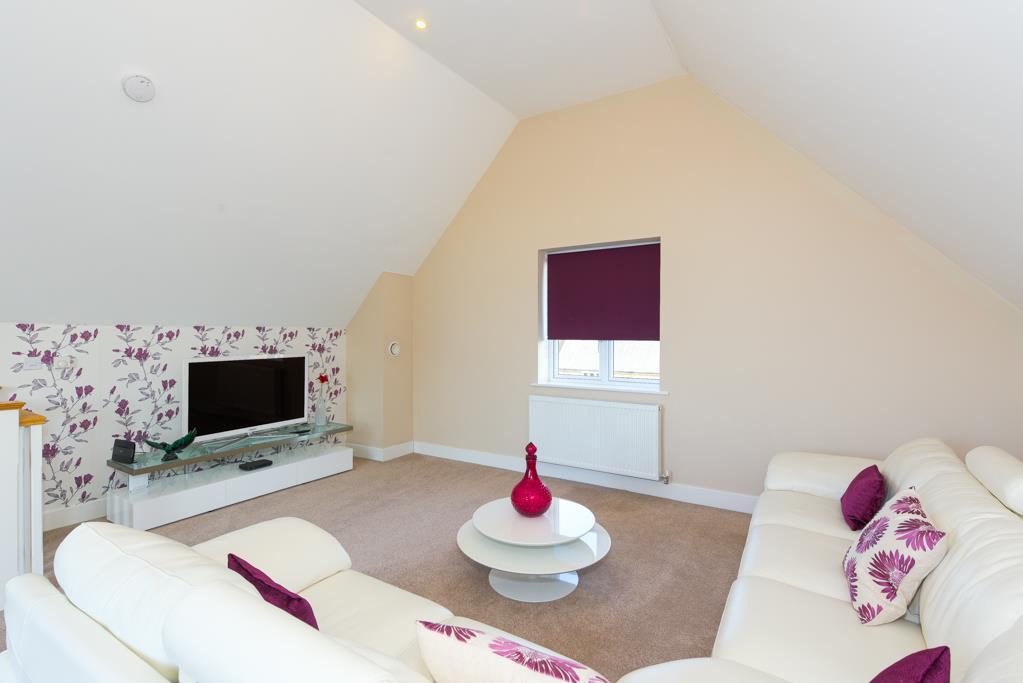 (Rightmove)  (17 of 28).jpg