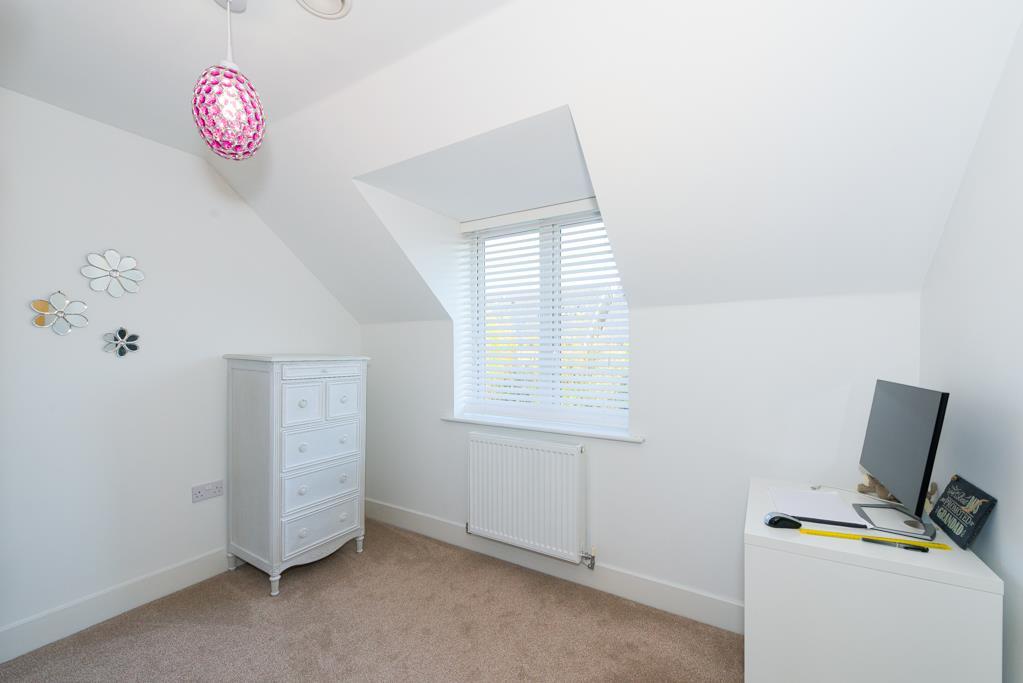 (Rightmove)  (22 of 28).jpg