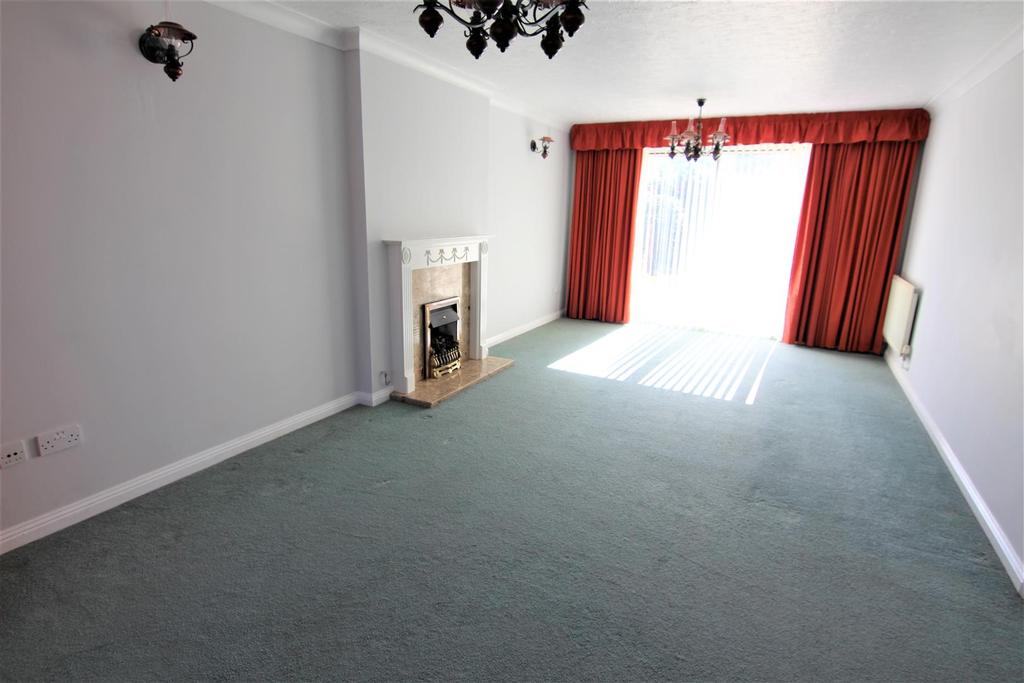 Bramble Gardens, Burgess Hill 4 bed detached house £600,000