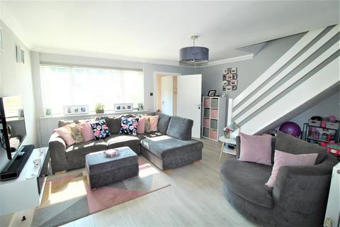 36 Admirals Walk, Minster On Sea, Sheerness, ME12 3BB