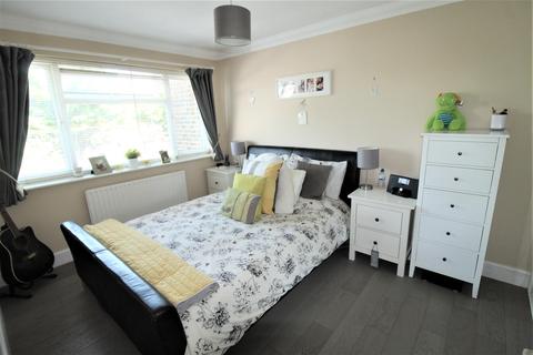 36 Admirals Walk, Minster On Sea, Sheerness, ME12 3BB