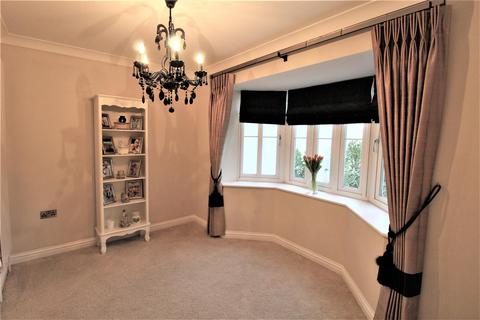 Sonny House Westcliff Drive, Minster On Sea, Sheerness, ME12 2LR