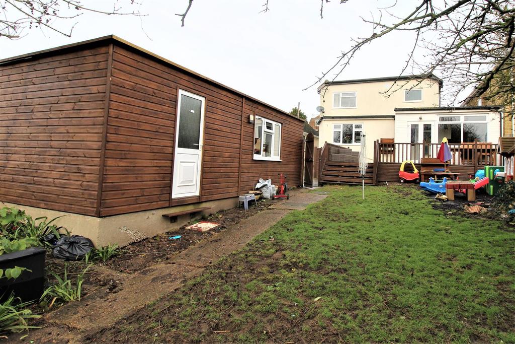 Detached annexe/classroom/office