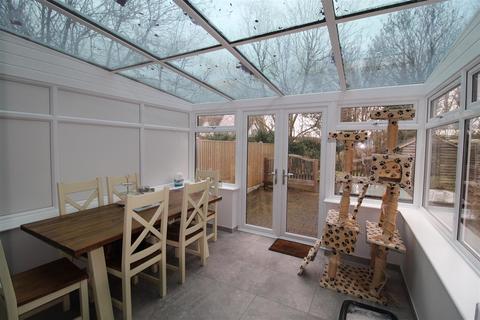 8 Mount Field, Queenborough, ME11 5DB