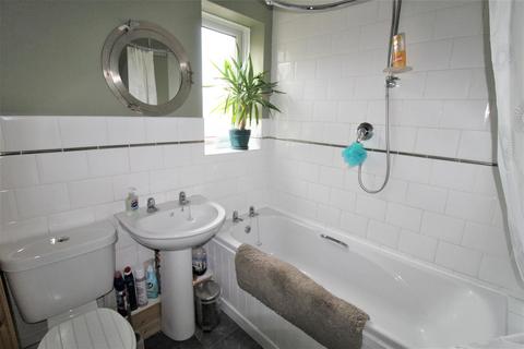 8 Mount Field, Queenborough, ME11 5DB