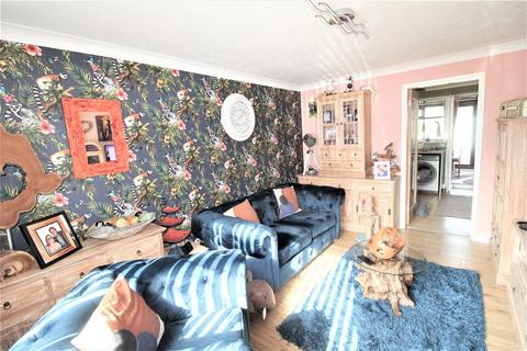 80 Appleford Drive, Minster On Sea, Sheerness, ME12 2SR