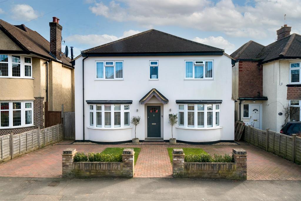 Rochester Way, Croxley Green 4 bed detached house £1,075,000