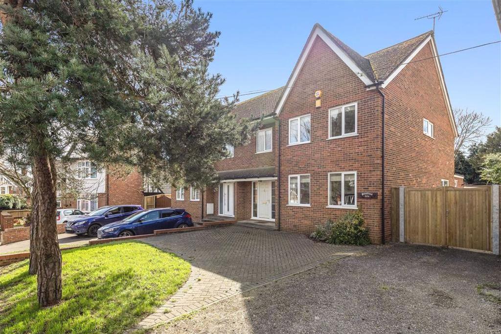 Upper Queens Road, Ashford, Kent 4 bed semidetached house £525,000