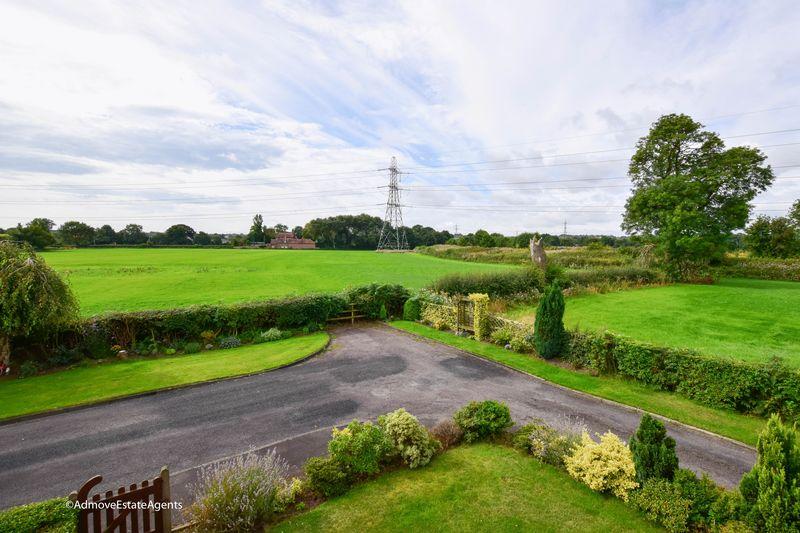 Stamford Road, Little Bollington... 3 bed mews £275,000