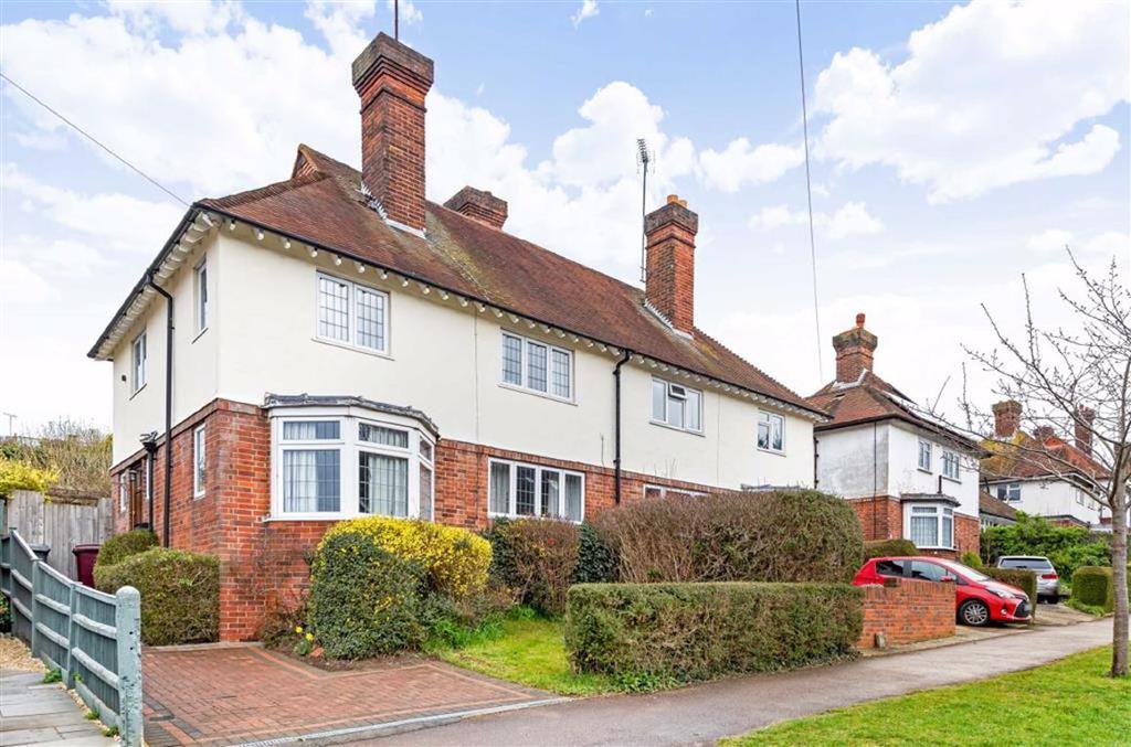Rotherfield Way, Emmer Green, Reading 3 bed semidetached house £445,000