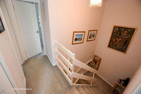 128 Armstrong Close, Birchwood, Warrington, WA3 6DJ