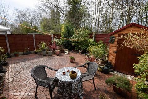 128 Armstrong Close, Birchwood, Warrington, WA3 6DJ