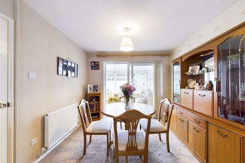 2 Filbert Close, Abbeydale, Gloucester, GL4 5EX
