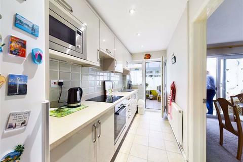 2 Filbert Close, Abbeydale, Gloucester, GL4 5EX