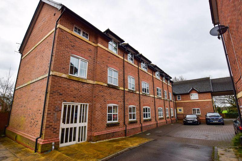Springbank Gardens, Lymm 2 bed apartment £150,000