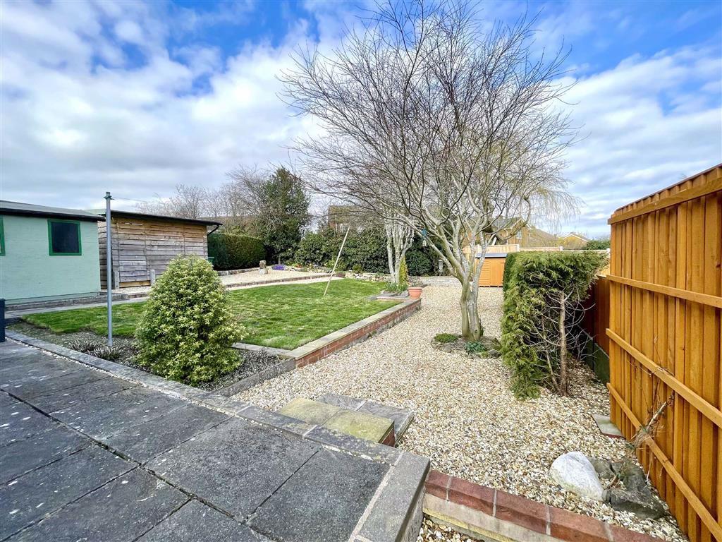 Whitefriars, Oswestry, SY11 2 bed bungalow for sale £185,000