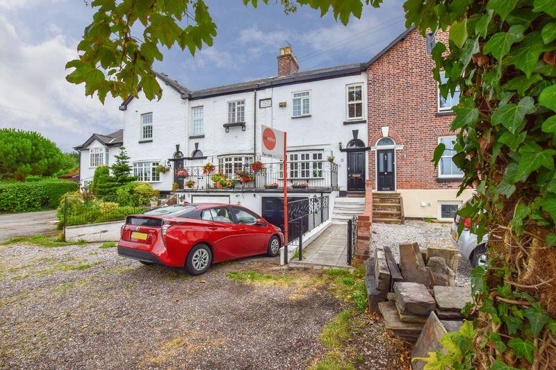 Rushgreen Road, Lymm 3 bed terraced house £410,000