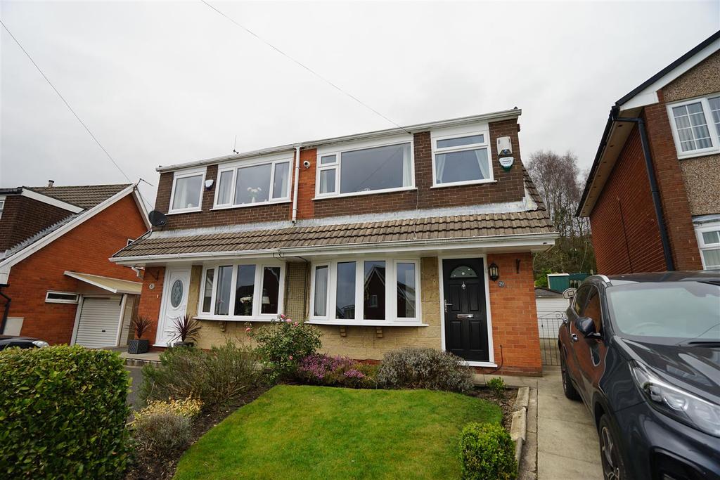 Pennine Road, Horwich, Bolton 3 bed semidetached house £200,000