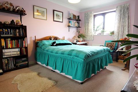 1 Sears Close, Shefford, SG17 5HG