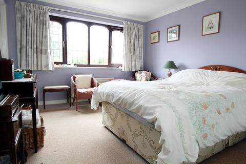 1 Sears Close, Shefford, SG17 5HG