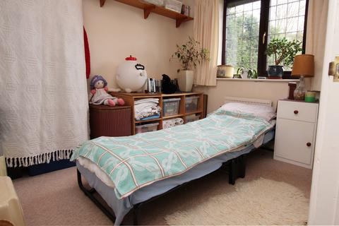 1 Sears Close, Shefford, SG17 5HG
