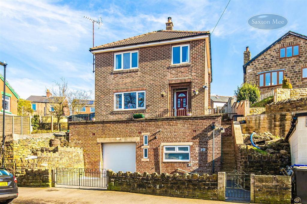 Coronation Road, Stocksbridge, S36 1AX 3 bed detached house £260,000