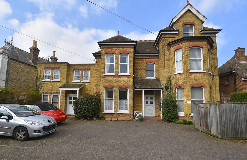 Callis Court Road, Broadstairs, CT10 2 bed flat £275,000