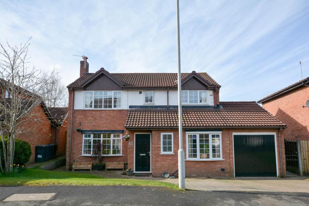 Kestrel Park, Skelmersdale, WN8 6TB 4 bed detached house £270,000