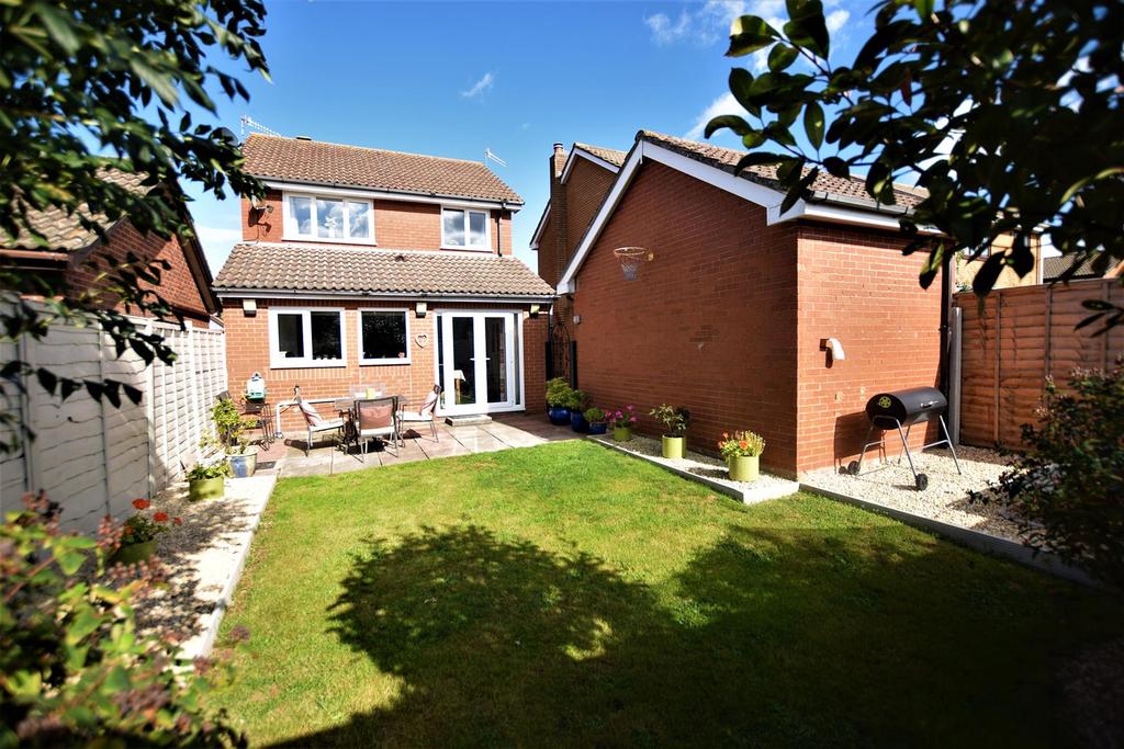 Brampton Way, Portishead 3 bed detached house £400,000