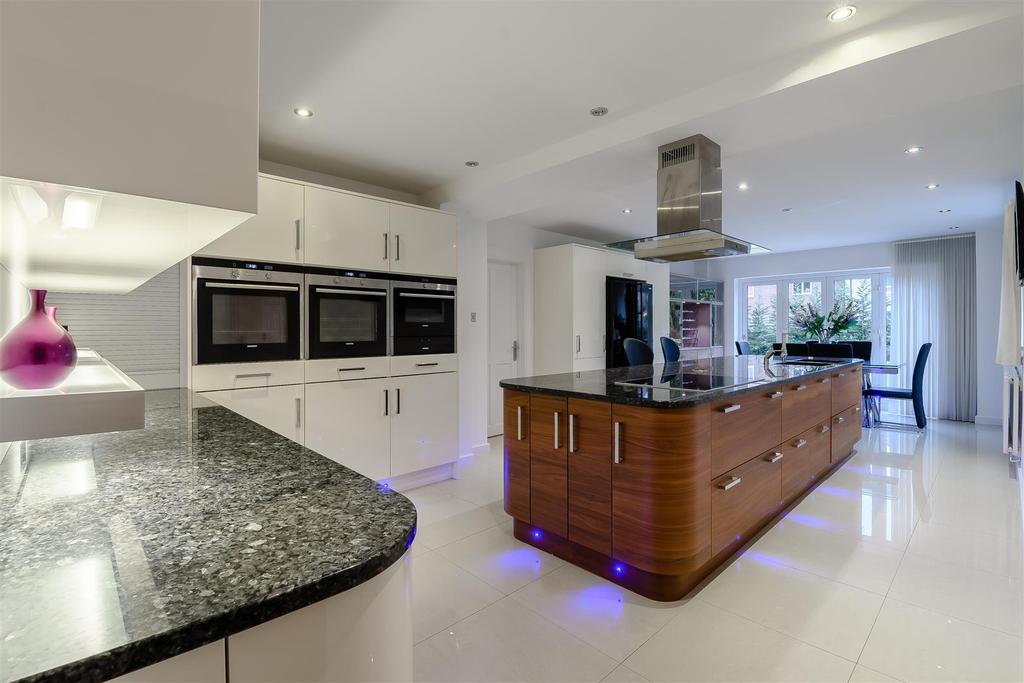 8456739-interior15.jpg