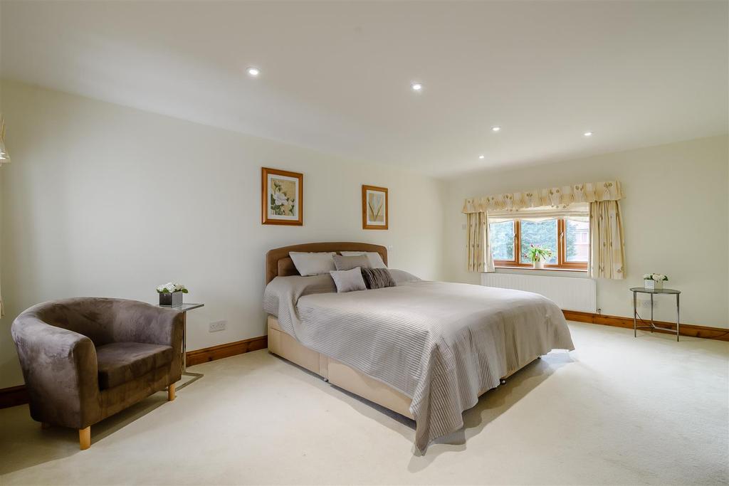 8456739-interior38.jpg