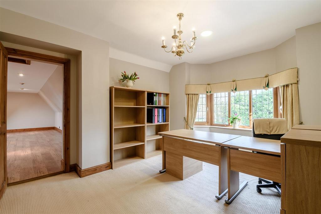 8456739-interior50.jpg