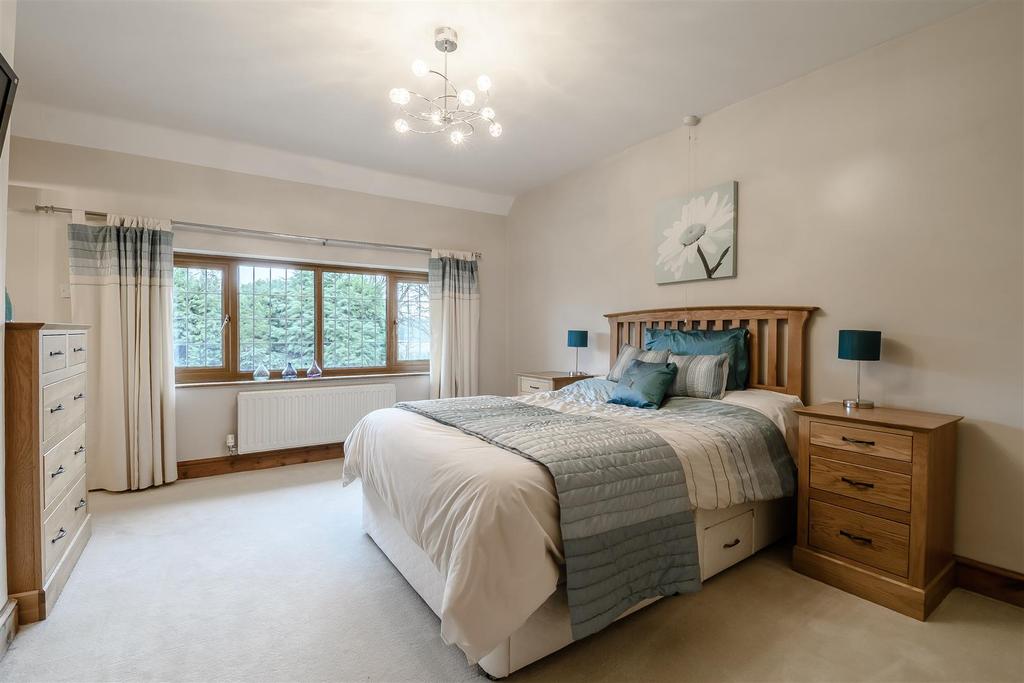 8456739-interior32.jpg